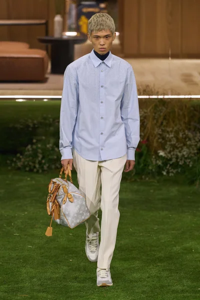 Look 7